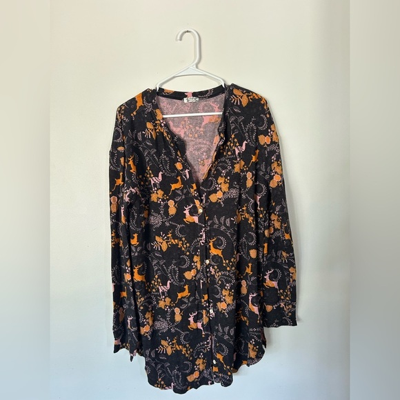 Free People black deer leaf llama button front waffle weave therma tunic M - Picture 1 of 6